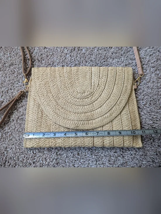 Woven Straw Envelope Adjustable Crossbody Clutch - Picture 5 of 11